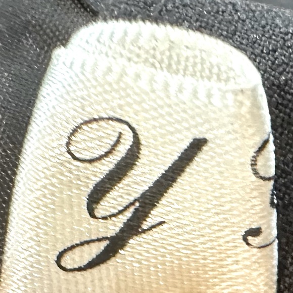 EUC,Jet black pleated skirt with built in shorts. Good quality fabric. M - Picture 8 of 9